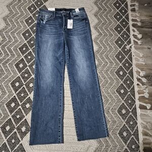 Judy Blue Hidden Button Fly Straight Leg 13/31“ medium wash raw hem High Waist